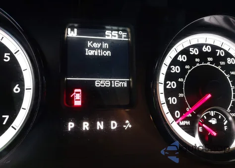 2019 Ram 1500 Classic Express 4X4 6'4 Box z USA, uszkodzony, nr VIN 1C6RR7FG7KS504201